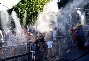 France On Heatwave Alert - Paris