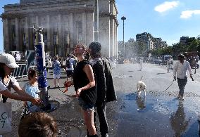 France On Heatwave Alert - Paris