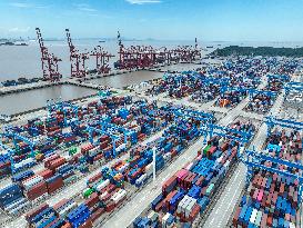 China Zhejiang Zhoushan Port Container Trade
