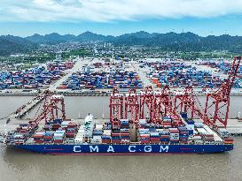 China Zhejiang Zhoushan Port Container Trade