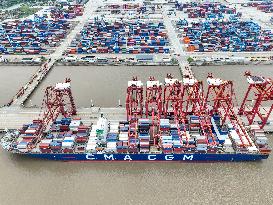 China Zhejiang Zhoushan Port Container Trade