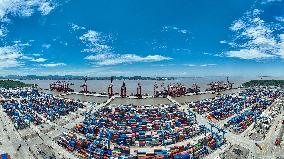 China Zhejiang Zhoushan Port Container Trade