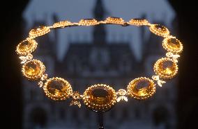 Century Treasures Art Exhibition in Hangzhou