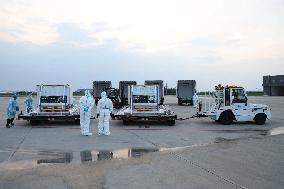 Giant pandas arrive at the Chengdu Shuangliu International Airport