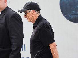 The Bezos Wedding - Bill Gates Departure