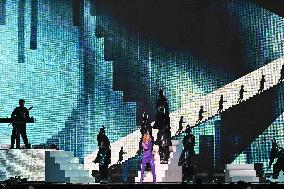 Kylie Minogue Performs At The Accor Arena - Paris