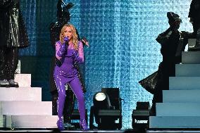 Kylie Minogue Performs At The Accor Arena - Paris