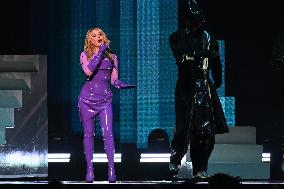 Kylie Minogue Performs At The Accor Arena - Paris