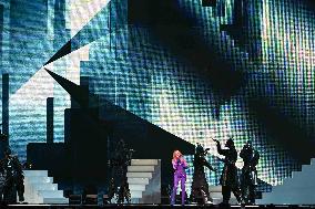 Kylie Minogue Performs At The Accor Arena - Paris