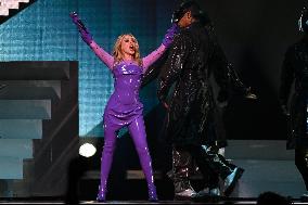 Kylie Minogue Performs At The Accor Arena - Paris