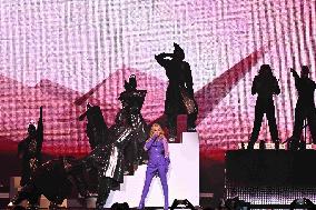 Kylie Minogue Performs At The Accor Arena - Paris