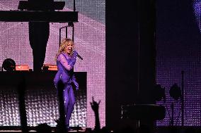 Kylie Minogue Performs At The Accor Arena - Paris