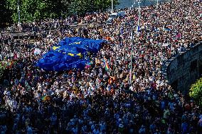 Hundreds of Thousands Take Part in The Banned Pride March - Budapest