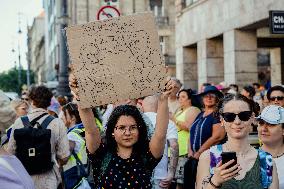 Hundreds of Thousands Take Part in The Banned Pride March - Budapest