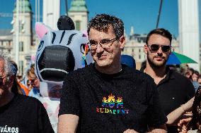 Hundreds of Thousands Take Part in The Banned Pride March - Budapest