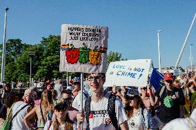 Hundreds of Thousands Take Part in The Banned Pride March - Budapest