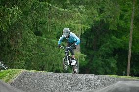 Pump track