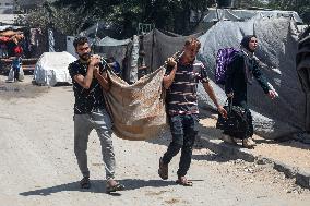 Palestinians Flee to Southern Gaza Strip