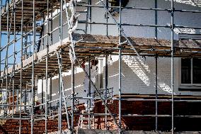 Construction Workers During The National Heat Plan - Gouda