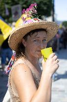 Farmers banquet against the Duplomb law - Paris