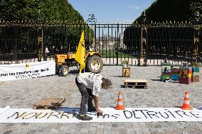 Farmers banquet against the Duplomb law - Paris