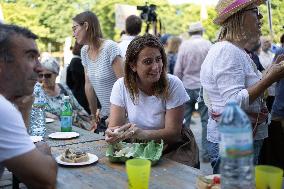 Farmers banquet against the Duplomb law - Paris