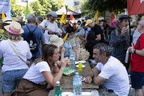 Farmers banquet against the Duplomb law - Paris