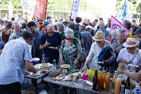 Farmers banquet against the Duplomb law - Paris