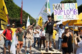 Farmers banquet against the Duplomb law - Paris