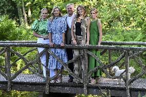 Royal Family s Traditional Photo Session - The Hague