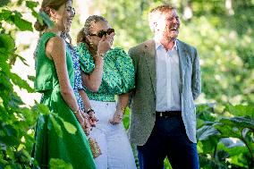 Royal Family s Traditional Photo Session - The Hague