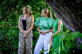 Royal Family s Traditional Photo Session - The Hague