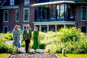 Royal Family s Traditional Photo Session - The Hague