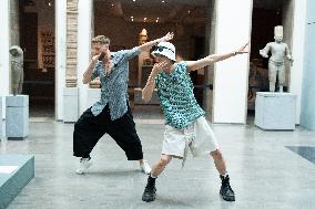 Silent Encounter Musee Guimet