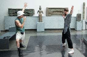 Silent Encounter Musee Guimet