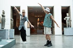 Silent Encounter Musee Guimet