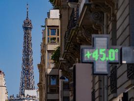 Illustration - Heatwave Hits Paris - Paris