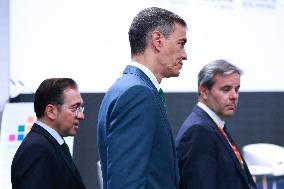 Second Day Of The Iv UN Conference On Financing For Development - Seville