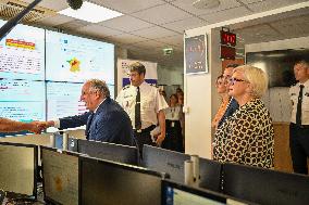 Bayrou Visits Crisis Center Amid Severe Heatwave in France - Paris