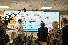 Bayrou Visits Crisis Center Amid Severe Heatwave in France - Paris