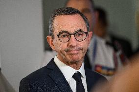 Bayrou Visits Crisis Center Amid Severe Heatwave in France - Paris