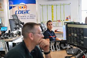 Bayrou Visits Crisis Center Amid Severe Heatwave in France - Paris