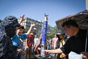 Heat wave hits Paris FA