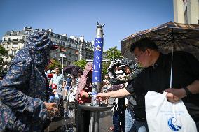 Heat wave hits Paris FA