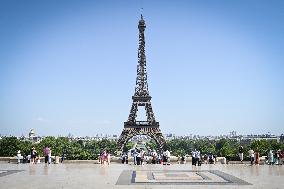 Heat wave hits Paris FA