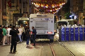 A Controversial Press Cartoon Leads To The Arrest Of Its Author And An Editor - Turkey