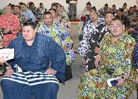 Sumo grand champions Onosato, Hoshoryu