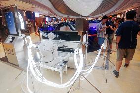 AI Humanoid Robot Pianist