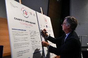 Signing of the Charter of Commitment by Companies Mobilised for Child Protection in Paris FA