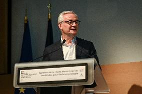 Signing of the Charter of Commitment by Companies Mobilised for Child Protection in Paris FA